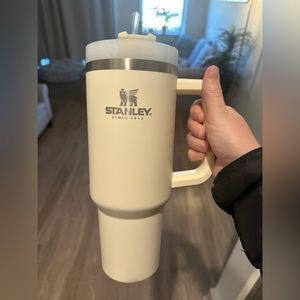Cream 40oz Stanley